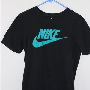 Men’s Nike Shirt